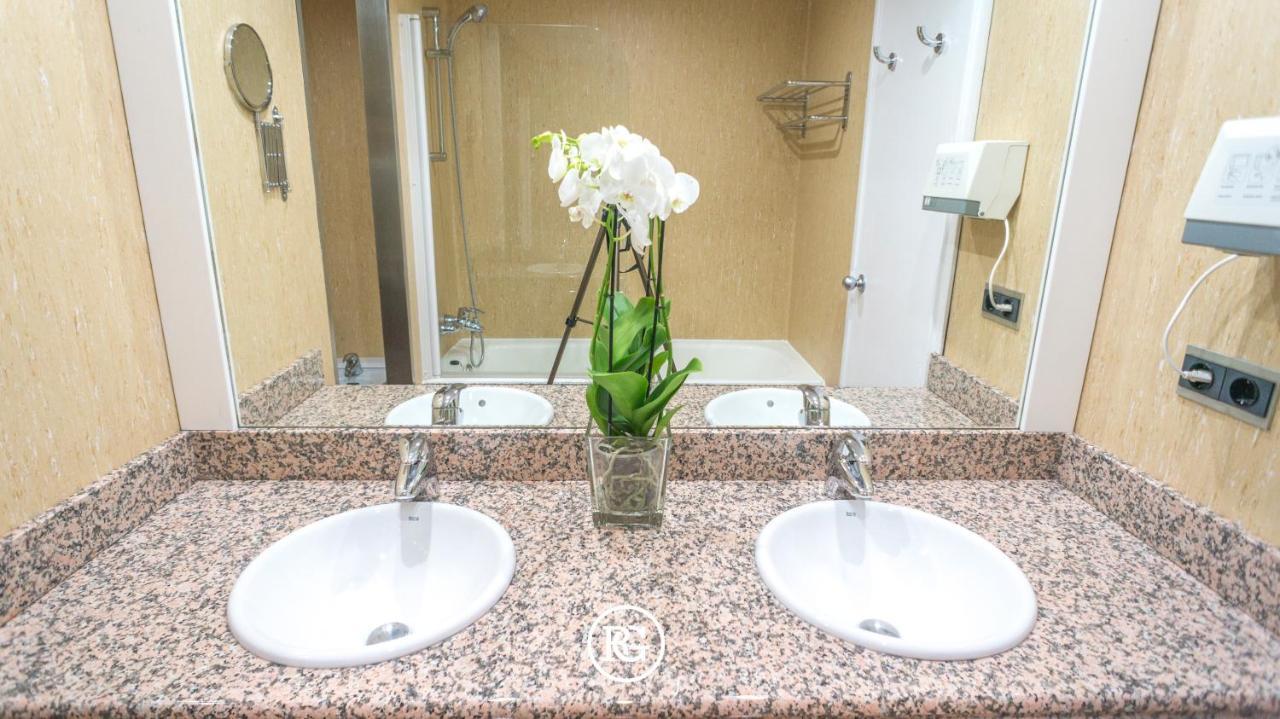 Bernabeu - Cuzco - Eurobuilding 2 Luxury Apartment Madrid Eksteriør billede